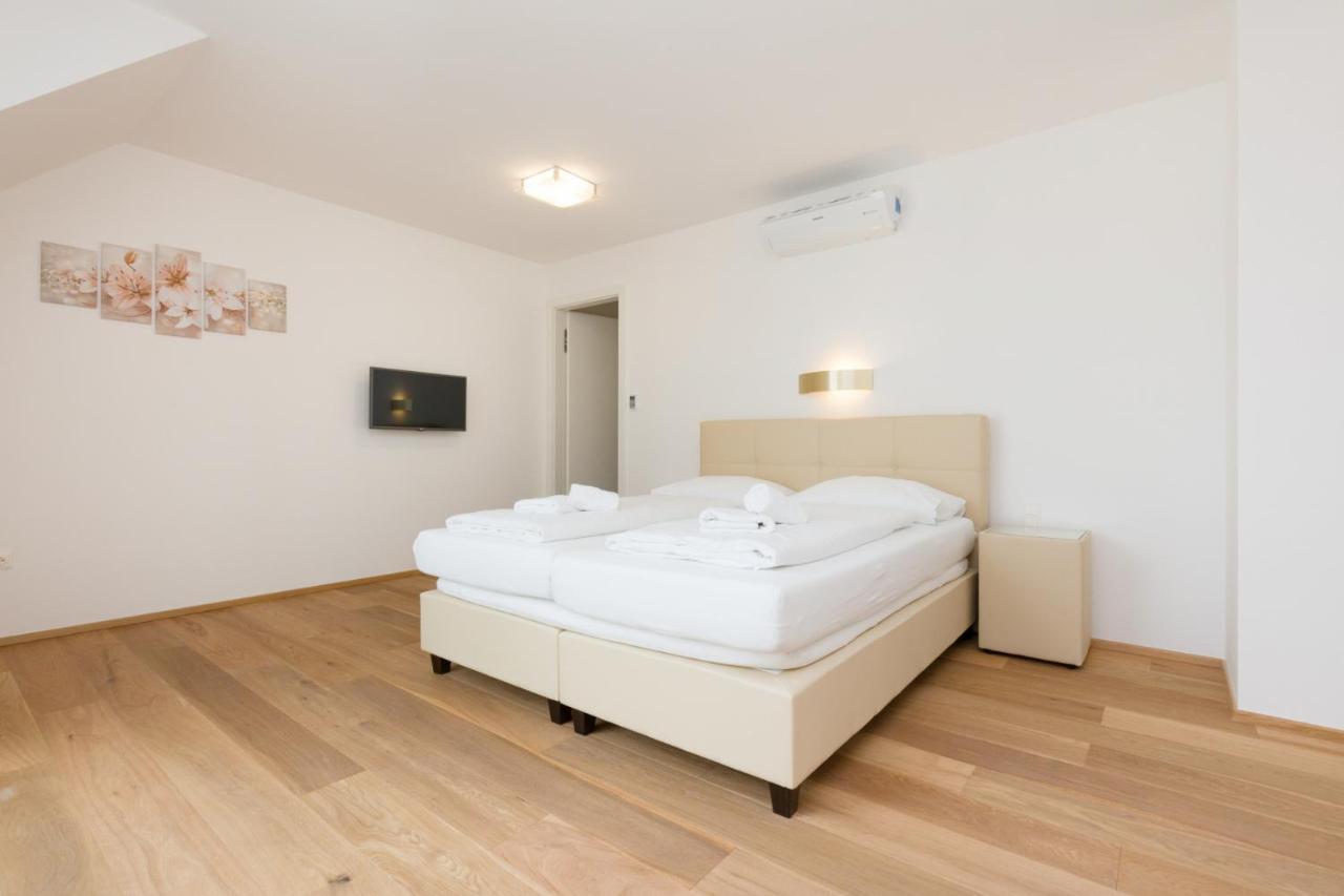 Central Riverside Residences Vienne Extérieur photo